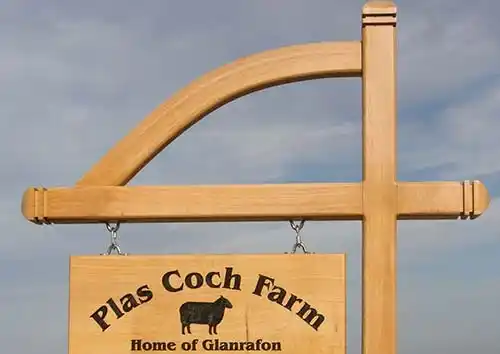 Exmoor Post and Arm in Oak