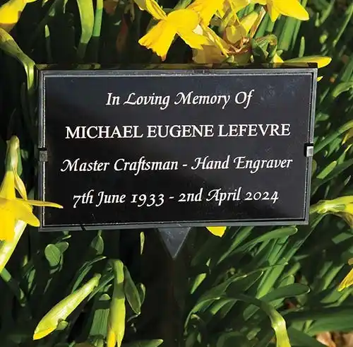 Plaque Holder With Plaque